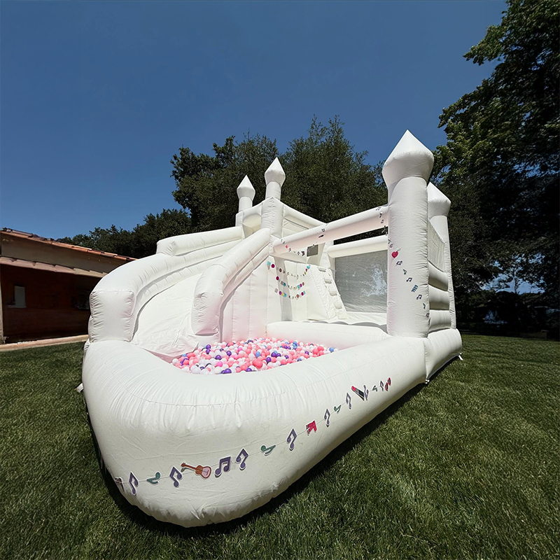 White Inflatable Bounce House  - Kids Outdoor House With Slide recensione e prezzo